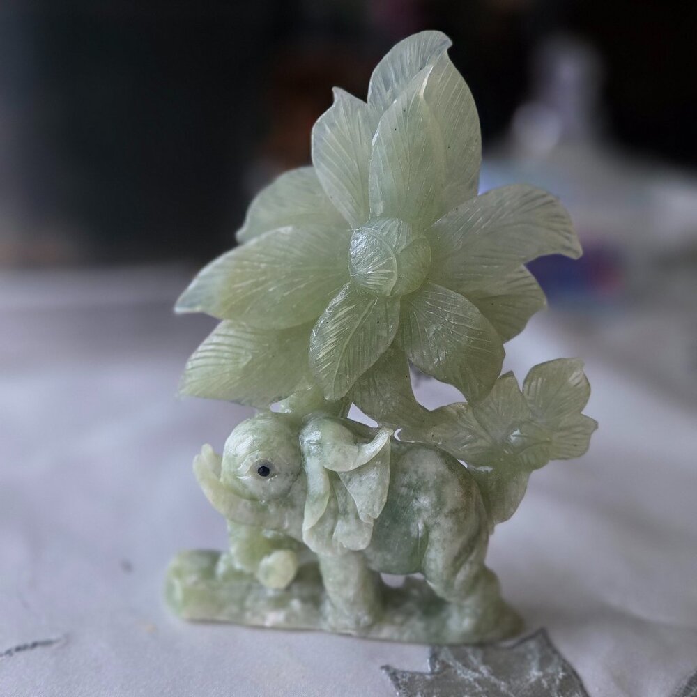 1 Hand Carved Xui Jade Elephant Stone Sculpture Tree Decor NWOT